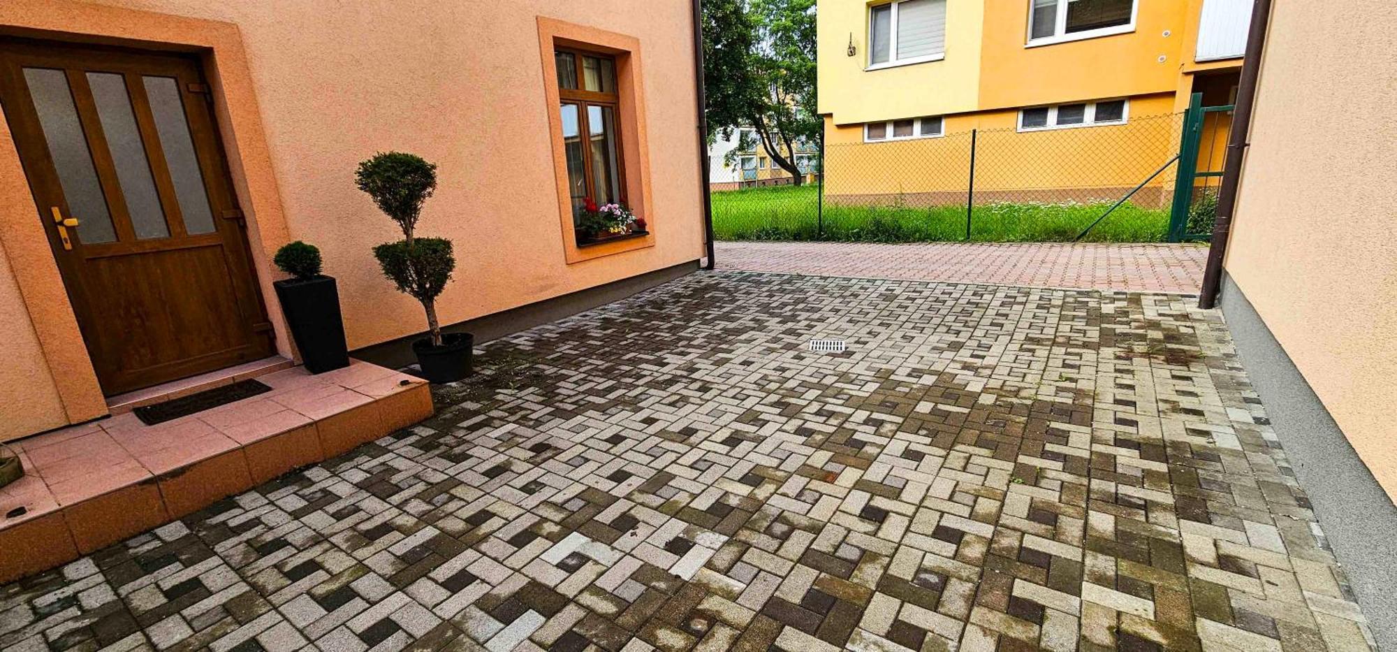 Garni Hotel Tatramonti Poprad Ngoại thất bức ảnh