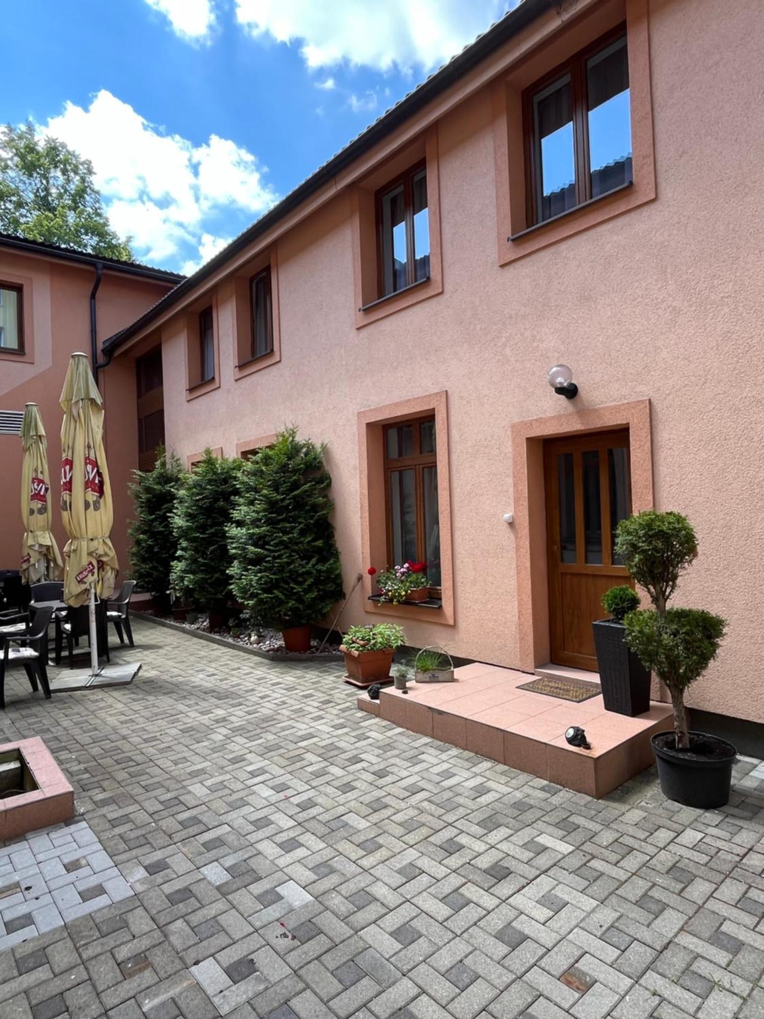 Garni Hotel Tatramonti Poprad Ngoại thất bức ảnh