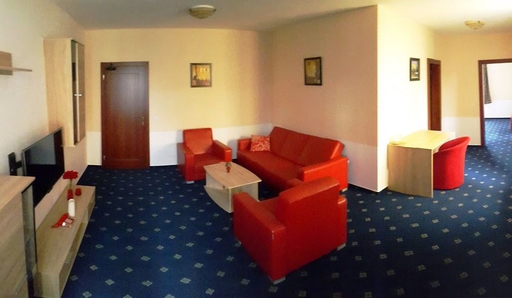 Garni Hotel Tatramonti Poprad Ngoại thất bức ảnh