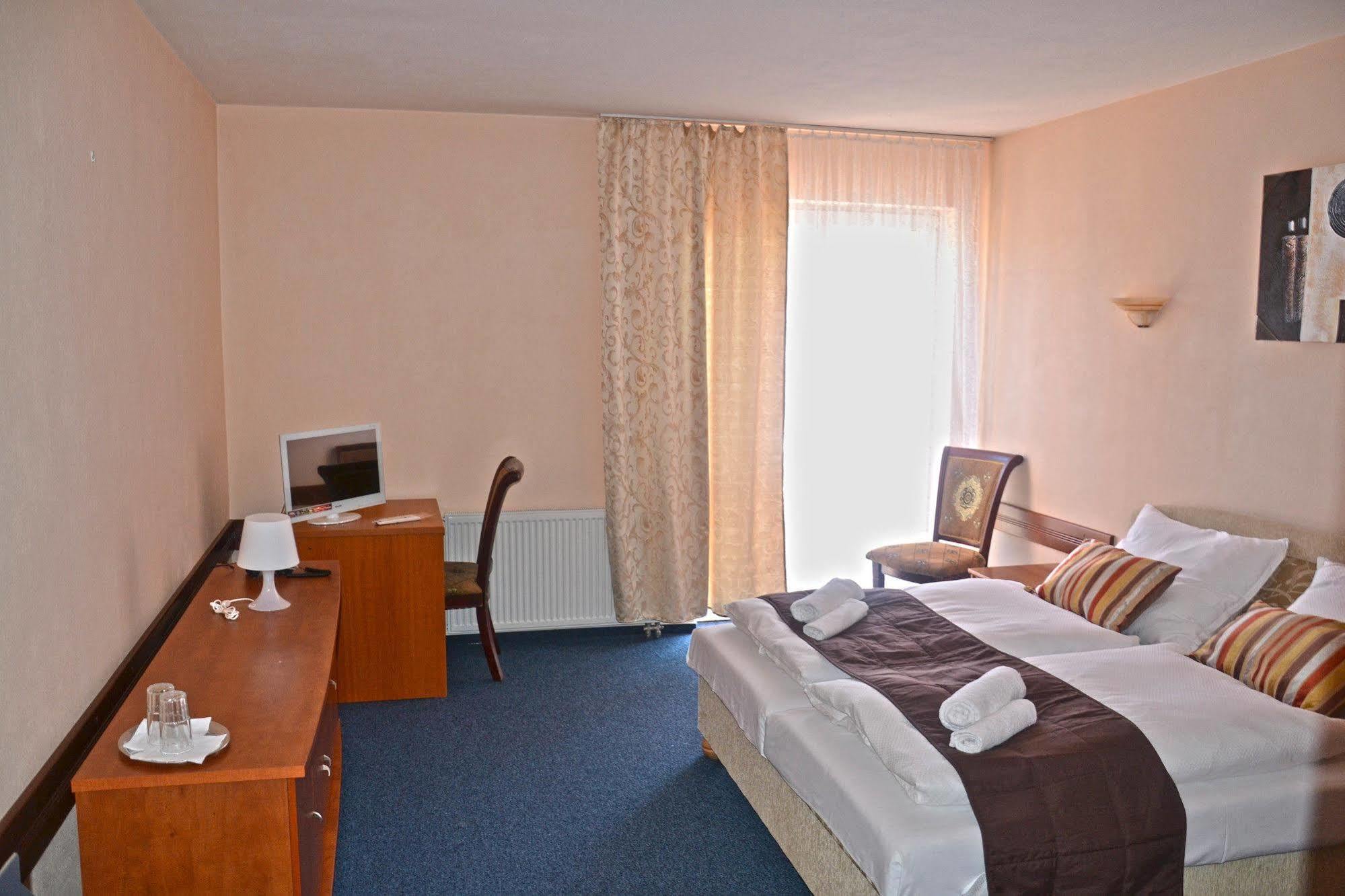 Garni Hotel Tatramonti Poprad Ngoại thất bức ảnh